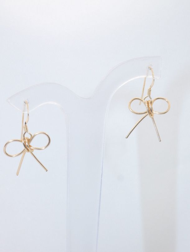 Boucles d'oreilles BOW artisanales en gold filled — Made of Dreams par Eva